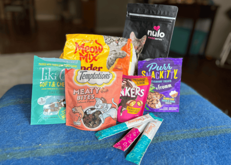 a mix of different types of cat treats